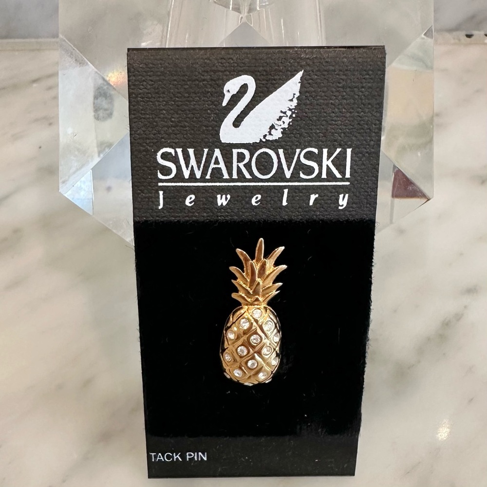 New Swarovski Pineapple Pin